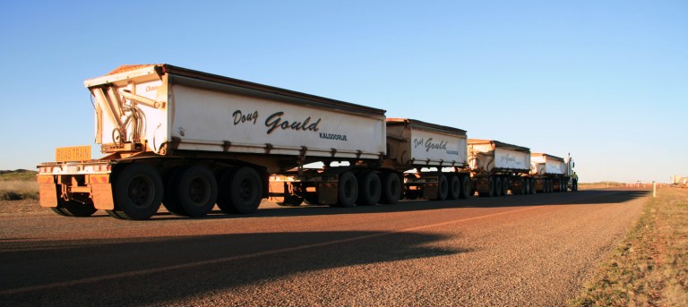 AUSTRALIE Road train 86 roues Western Australia