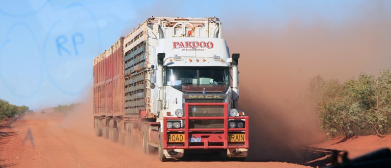 AUSTRALIE Road train Pardoo station Western Australia