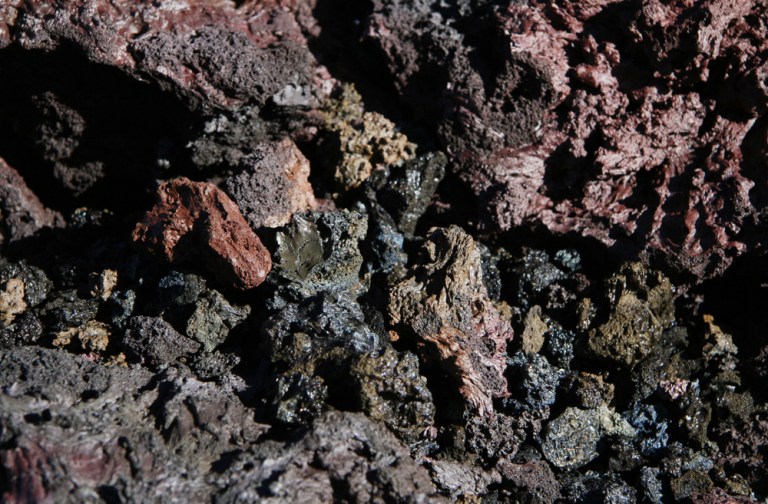 HAWAII Mauna Loa etranges couleurs de lave