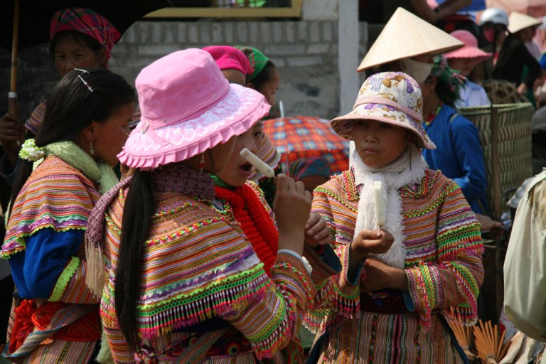 VIETNAM Glaces marche de Bac Ha